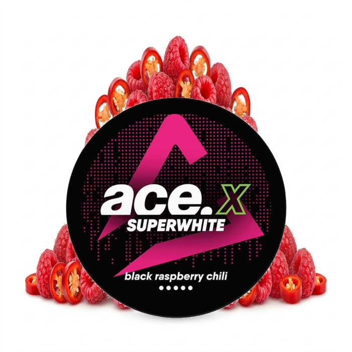 ACE X Black Raspberry Chilli Nicotine Pouches mit geöffneter Dose und all-white Beutel im Slim-Format
