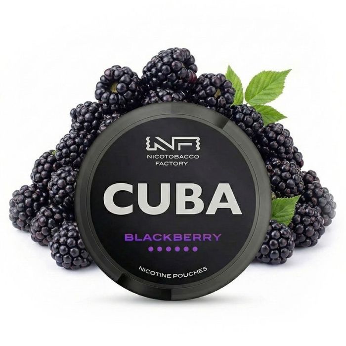 CUBA Nicotine Pouches Blackberry Strong Dose mit herber Brombeere auf weißem Hintergrund