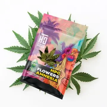 HEAVENS HAZE HPC Flowers Amnesia Knospe mit intensivem Haze-Aroma und feinen Harzkristallen